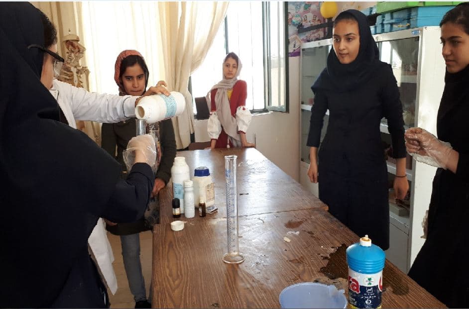 آزمایشگاه مقطع متوسطه اول