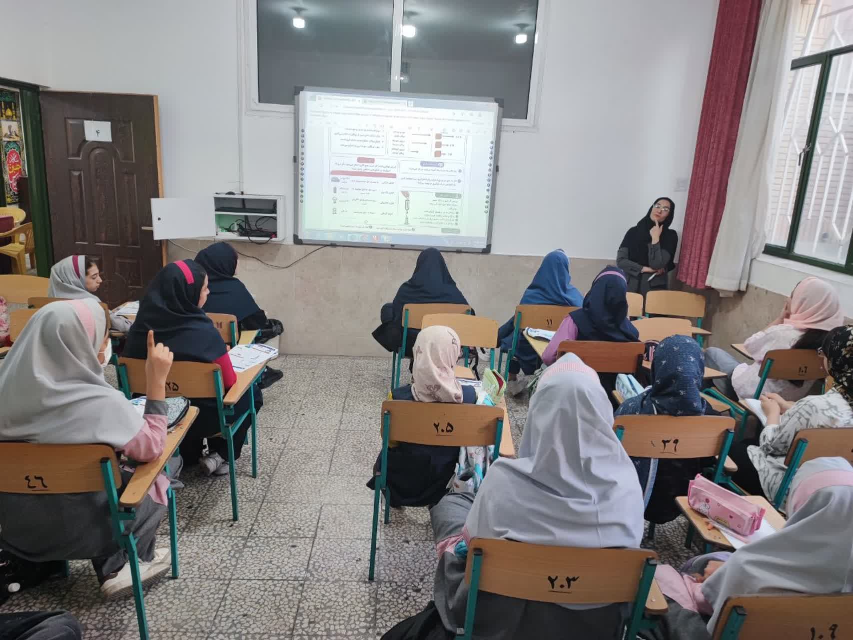 کلاس تابستان فیزیک ورودی پایه هفتم